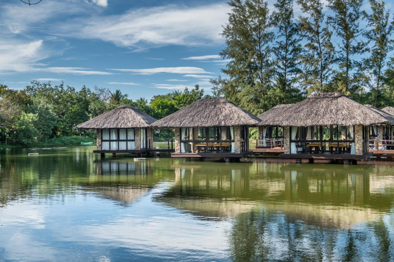 Vinpearl Resort & Spa Phu Quoc Dış mekan fotoğraf The resort's lake