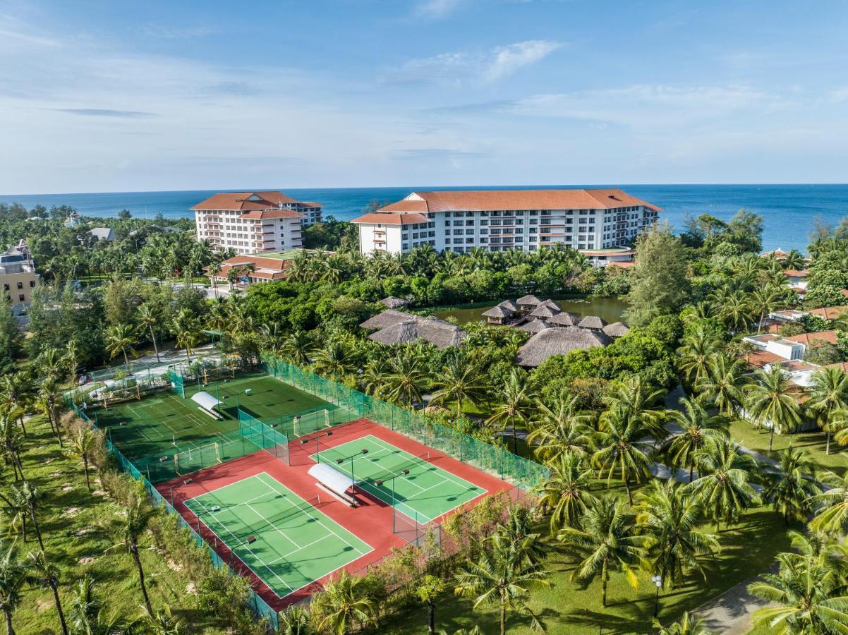 Vinpearl Resort & Spa Phu Quoc Dış mekan fotoğraf Tennis courts at the resort