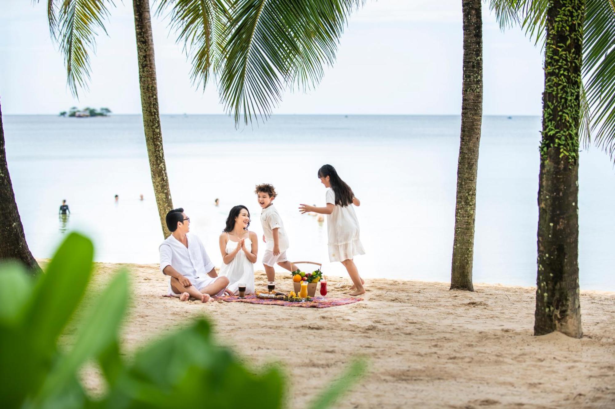 Vinpearl Resort & Spa Phu Quoc Dış mekan fotoğraf A picnic on the beach