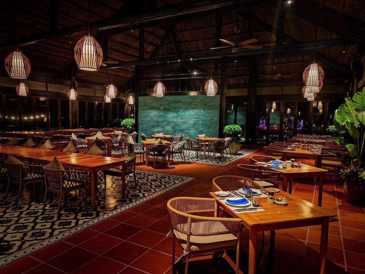Vinpearl Resort & Spa Phu Quoc Dış mekan fotoğraf The restaurant at the resort